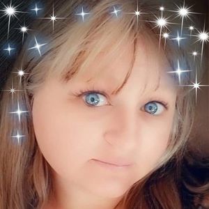 Meet your Posher, Eva